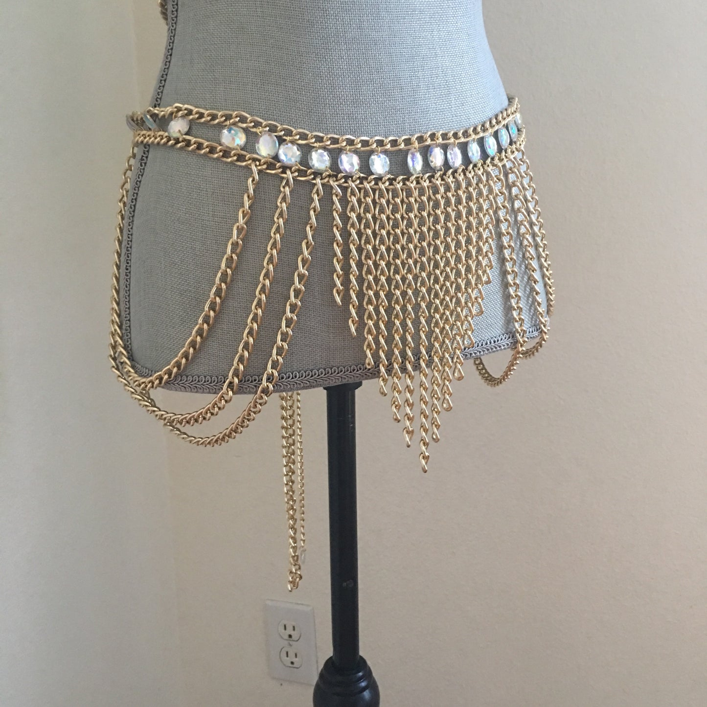 Lily chain belt
