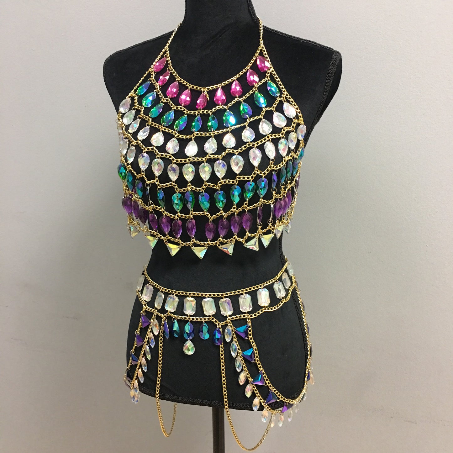 LAST ONE!! Carnaval Chain Crop Top size M