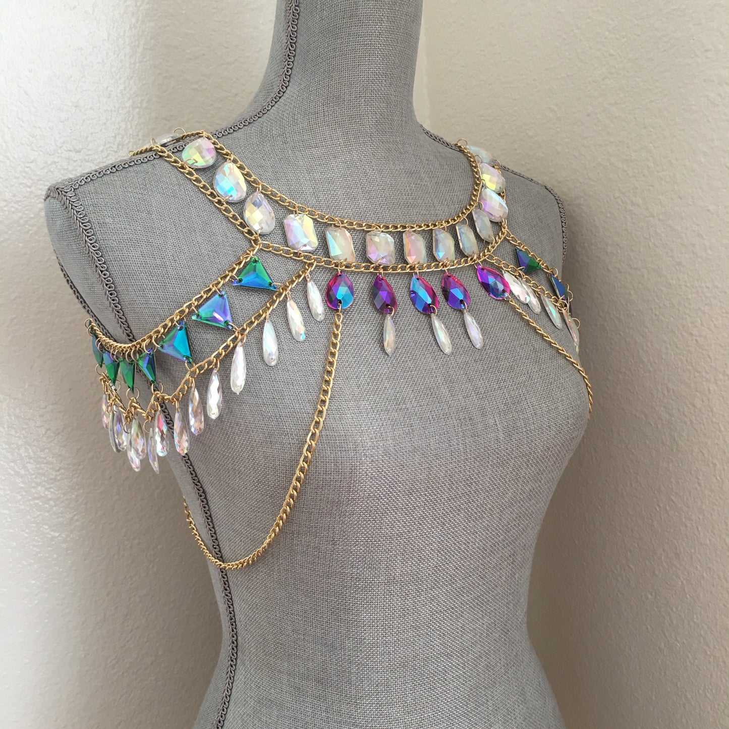 LARA SHOULDER CHAIN