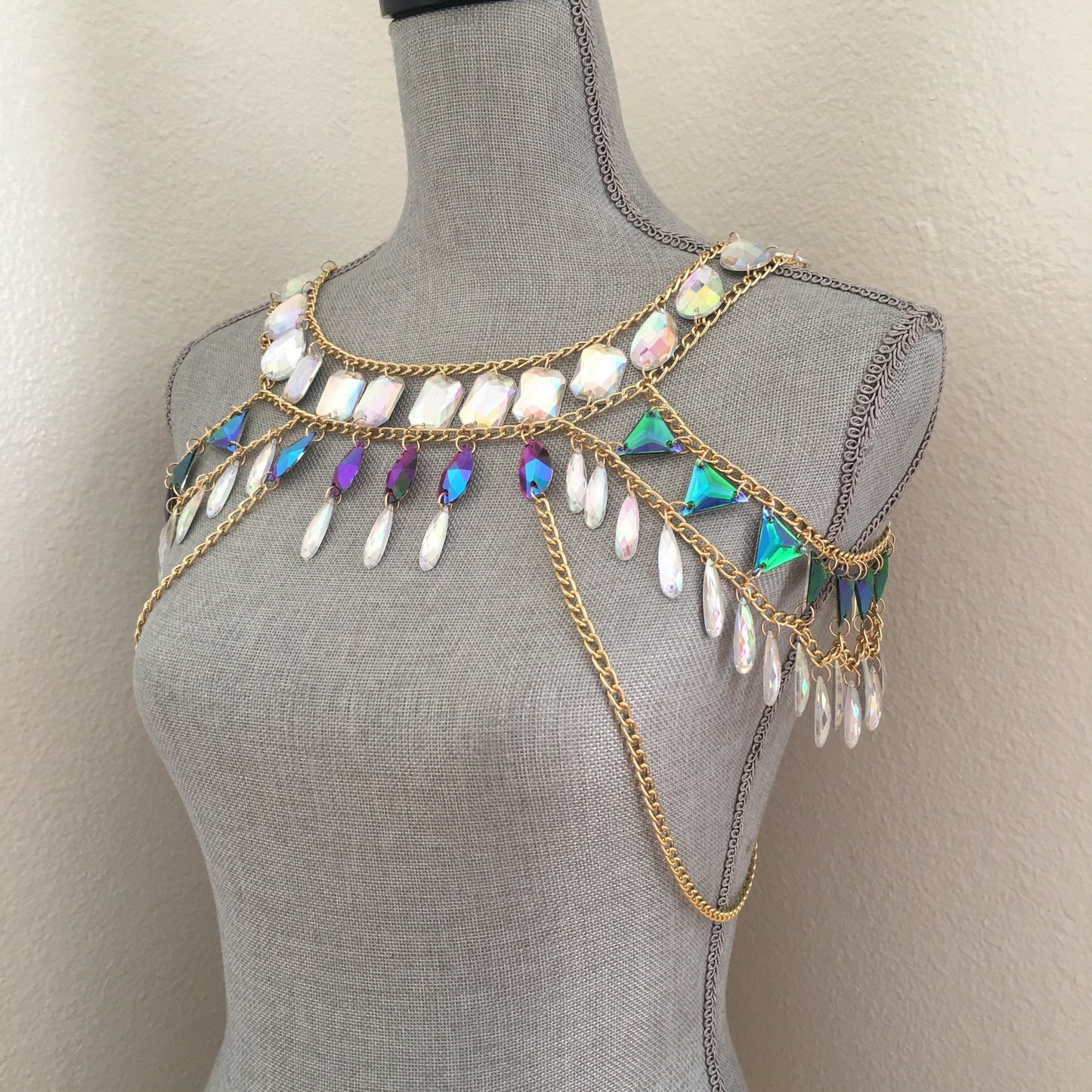 LARA SHOULDER CHAIN