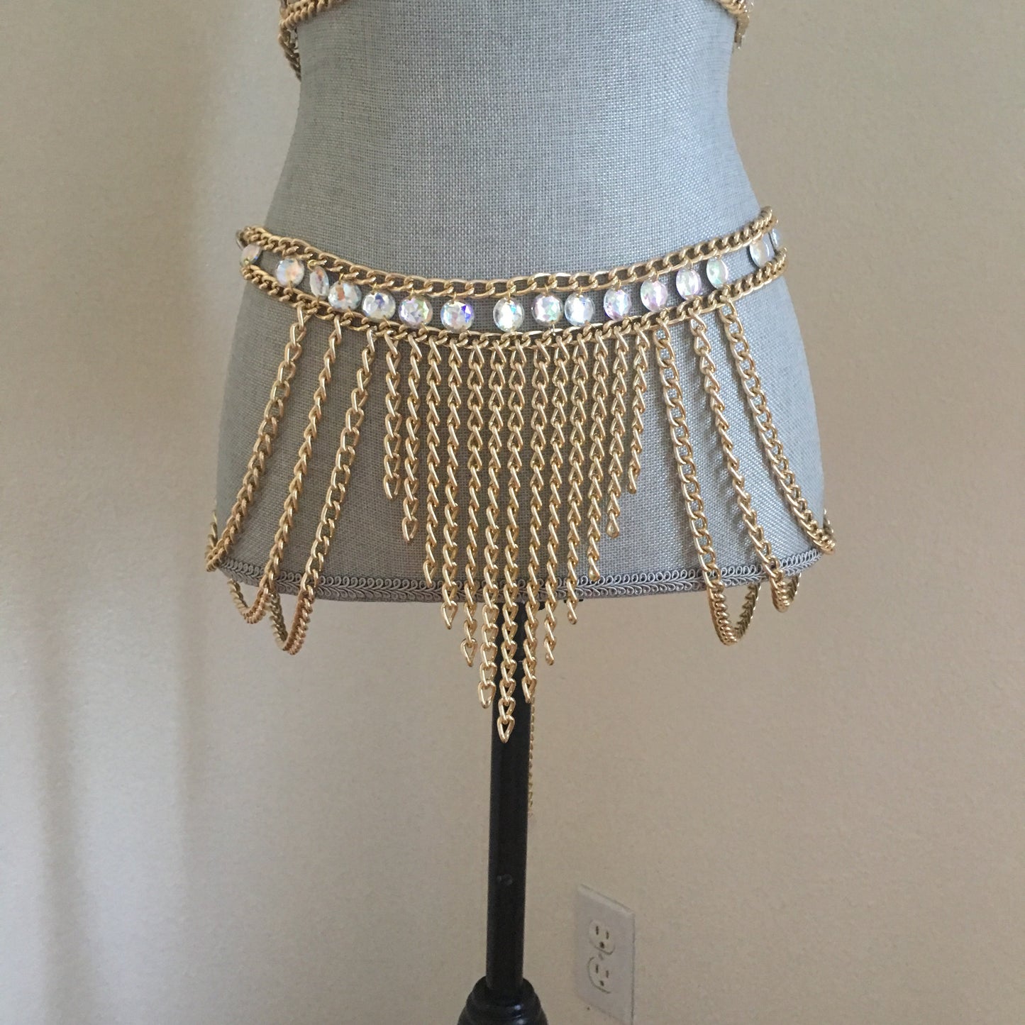 Lily chain belt