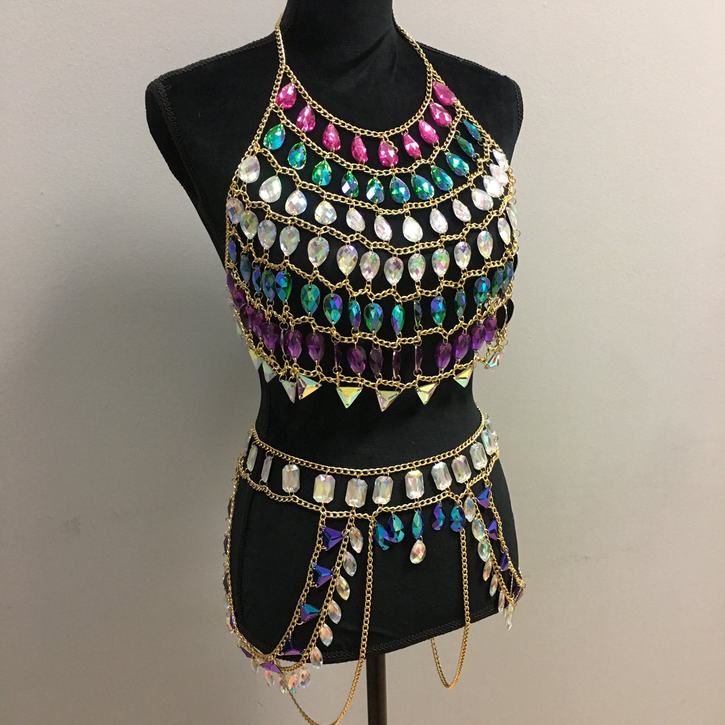 LAST ONE!! Carnaval Chain Crop Top size M